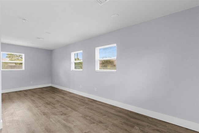 Building Photo - 683 NW 21 St