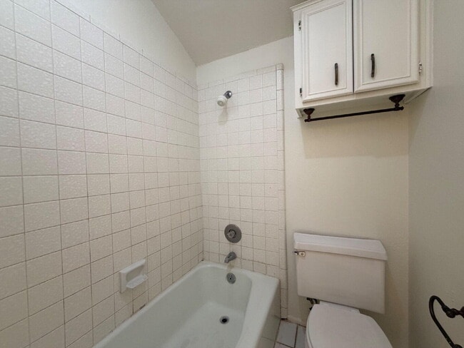 Building Photo - 7201 Memphis Ave