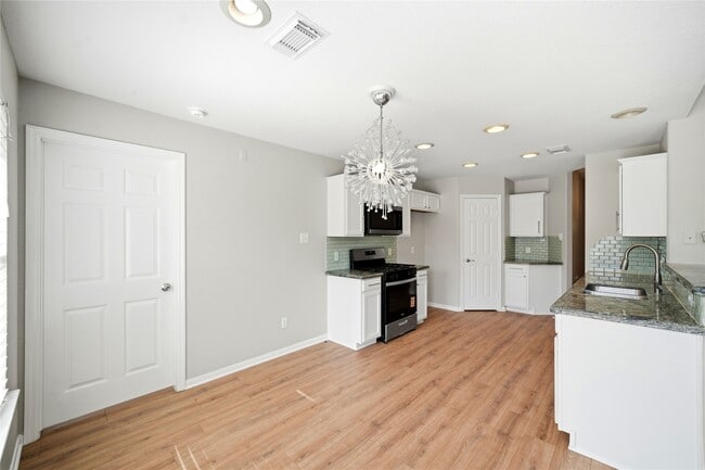 Building Photo - 14631 Hazy Ridge Ln