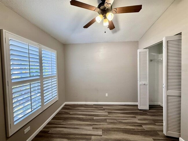 Building Photo - 8711 Busch Oaks St
