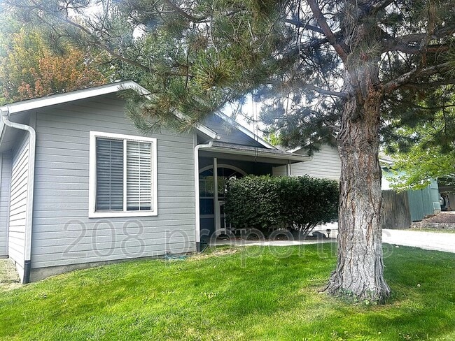 Building Photo - 5903 S Snowdrop Pl