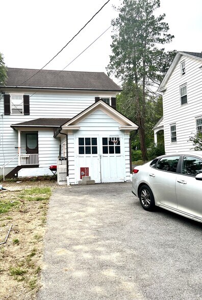 2 Car Parking - 126 Hooker Ave