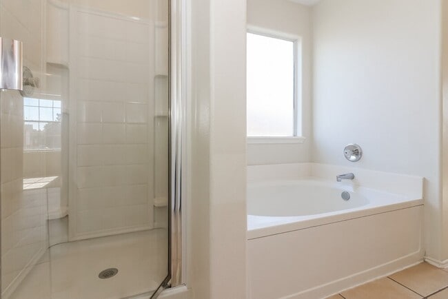 Building Photo - 3826 Rowlock Vine Dr