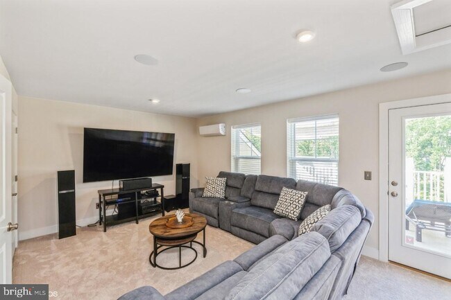 Building Photo - 1552 Meadowlark Glen Rd