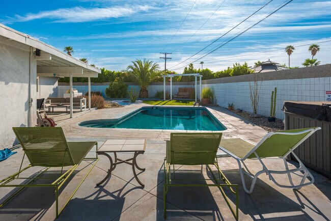 Building Photo - 2305 E Bellamy Rd