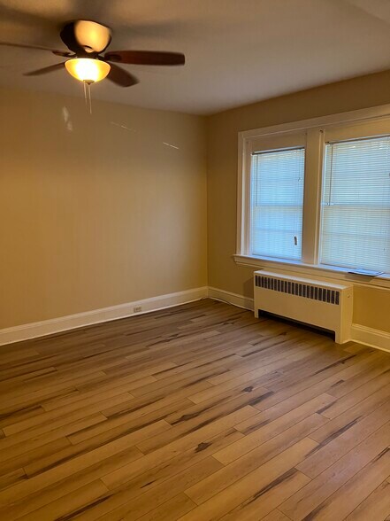 Living room - 507 N Rodney St
