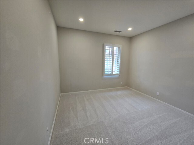 Building Photo - 40 Bianco