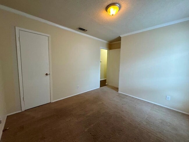 Building Photo - 5905 Burrough Dr