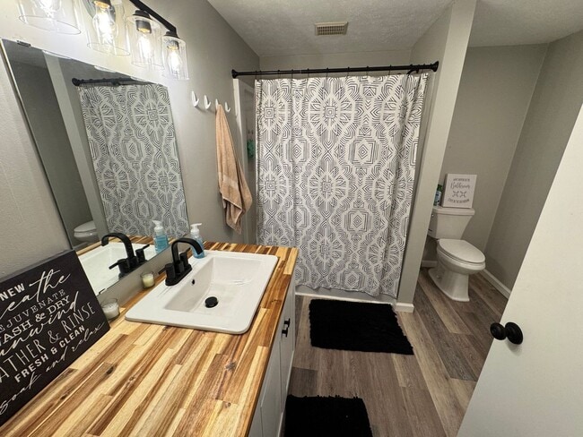 Building Photo - 3 Bed in Wooster