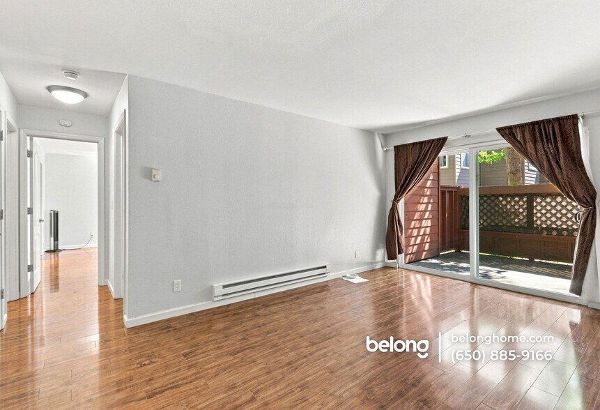 Building Photo - 894 Catkin Ct