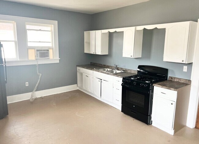 Building Photo - 410 Egan St