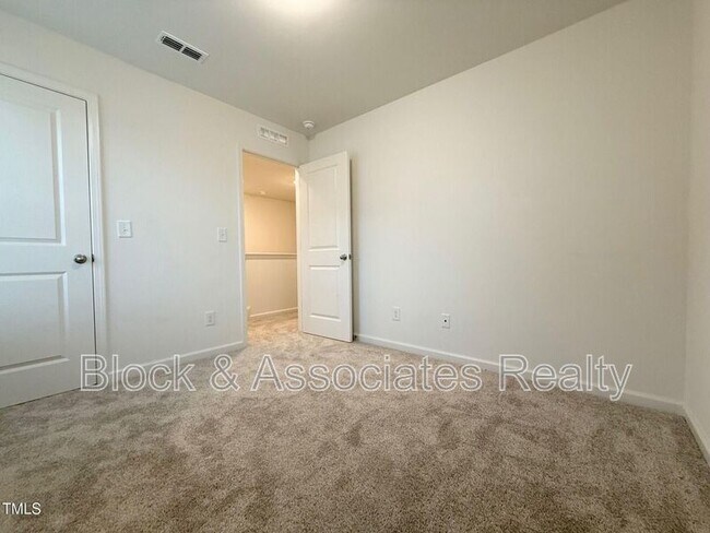 Building Photo - 177 Shadowdale Ln