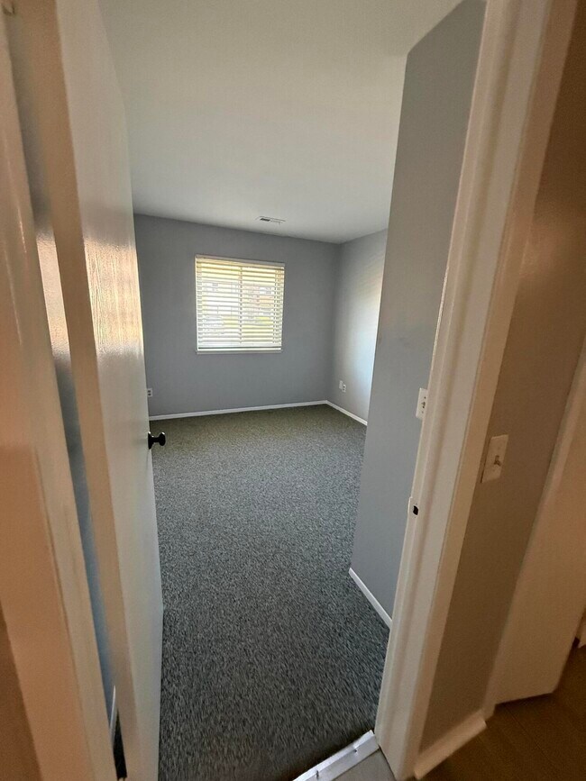 Building Photo - 7708 Manor Cir
