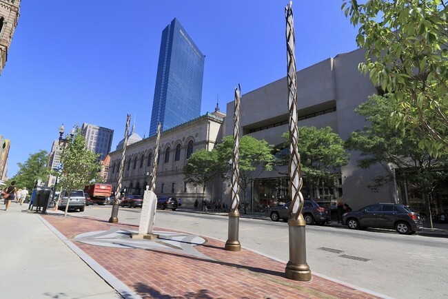 Building Photo - 671-673 Boylston St