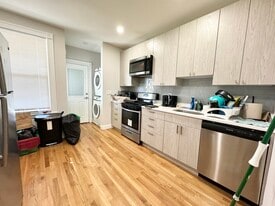 Building Photo - 20 Howell St