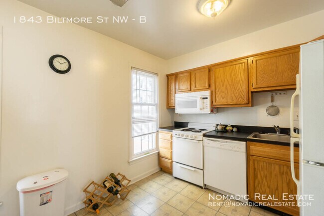 Building Photo - 1843 Biltmore St NW