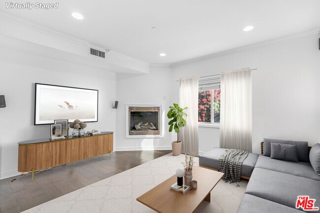 Building Photo - 11504 Moorpark St