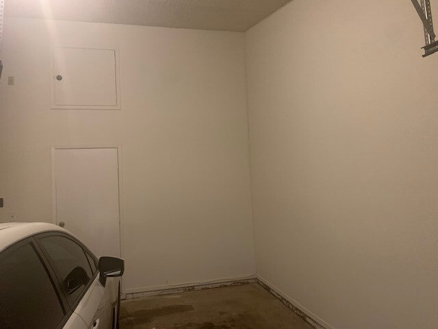 Building Photo - 9064 N 68th Ln