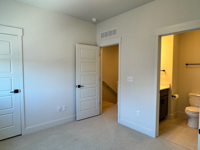 Building Photo - 2474 W 167th Ln