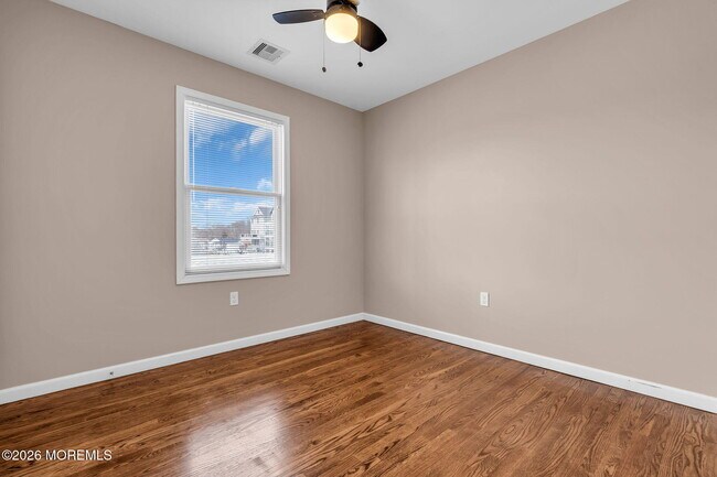 Building Photo - 227 Cedar Dr