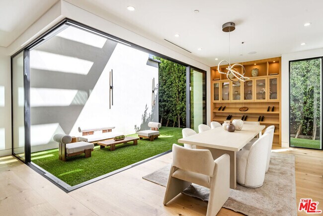 Building Photo - 14822 Hesby St