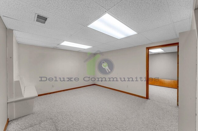 Building Photo - Beautiful Spacious 4 Bedroom Kentwood Home