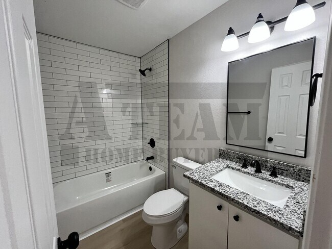 Building Photo - Beautifully updated 3-bedroom, 2-bathroom