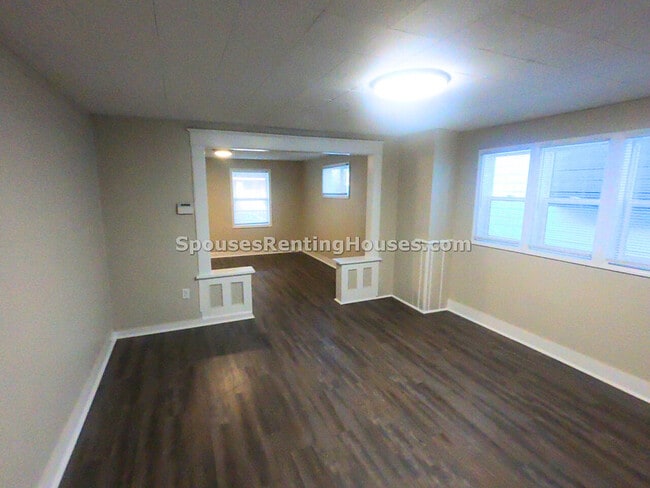 Building Photo - 3608 N Kenwood Ave