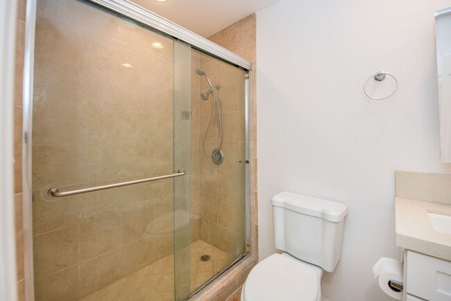 Building Photo - Newly Remodeled Single Family Home