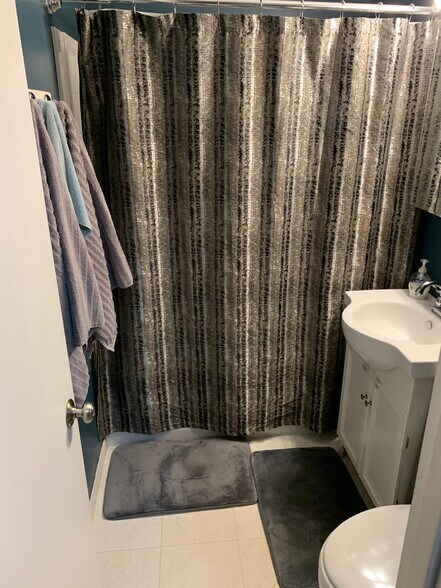 Building Photo - 1921 N 67th St