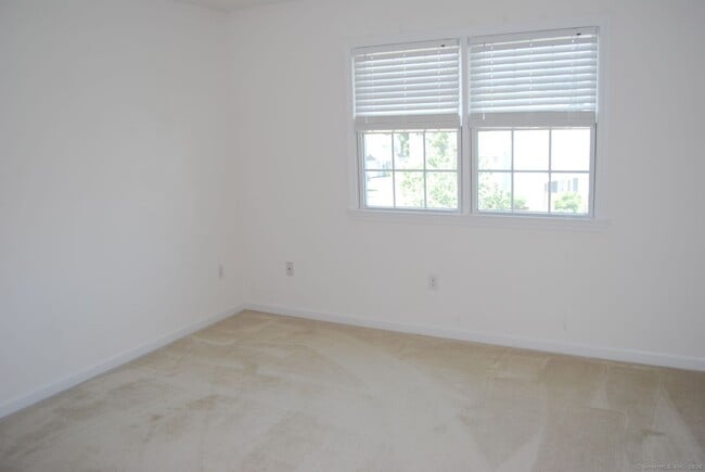 Building Photo - 109 Overshot Dr