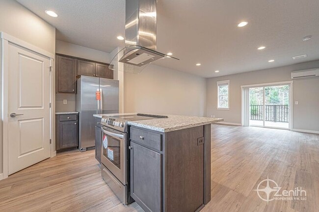 Building Photo - 4908 NE 2nd Ct