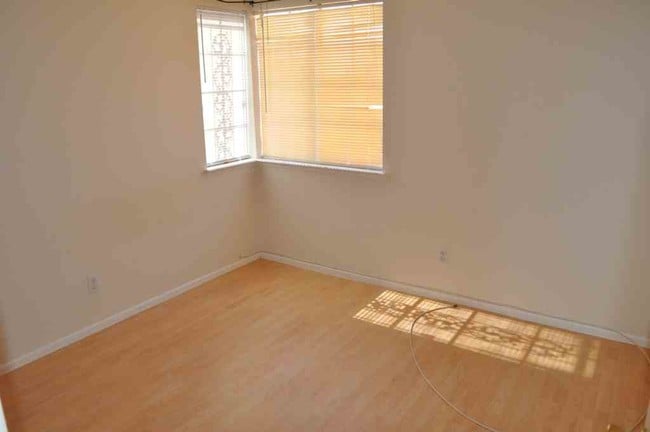 Building Photo - 3332 Mariner Bay St