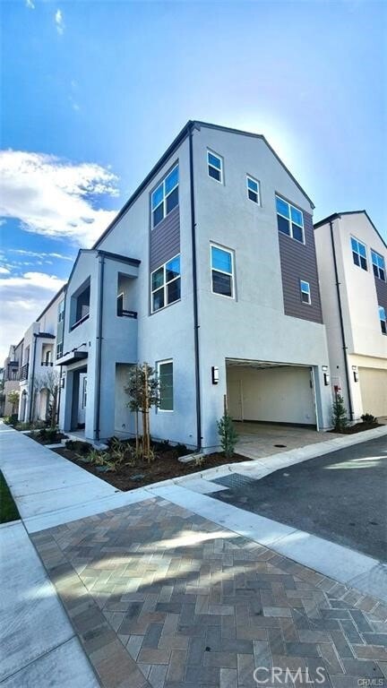 Building Photo - 4422 S Bryant Pso