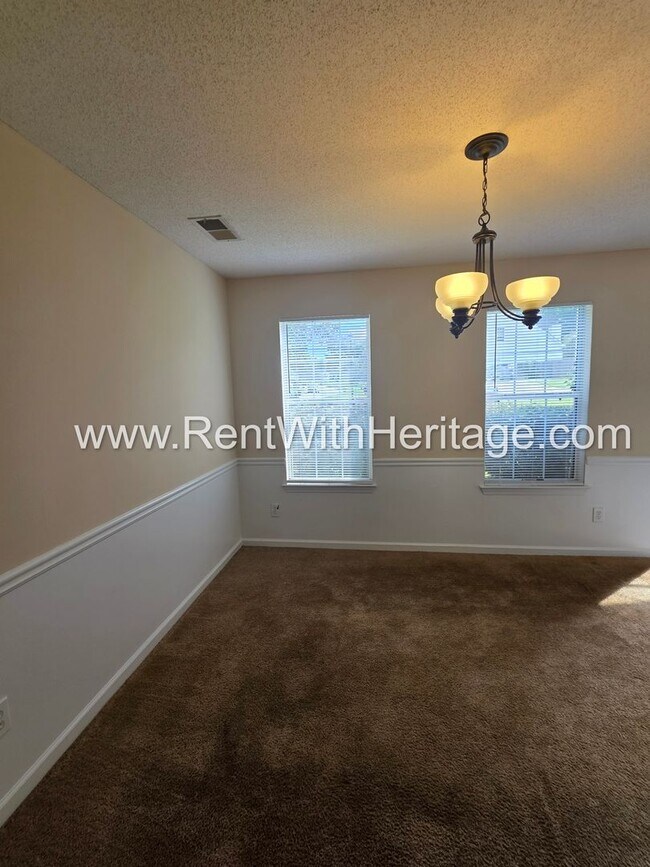 Building Photo - 6535 Manor Creek Dr