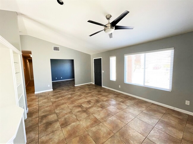 Building Photo - 3+ bedroom, 2 bath pool and spa home