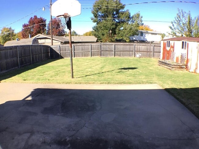 Building Photo - 4813 Woodview Dr