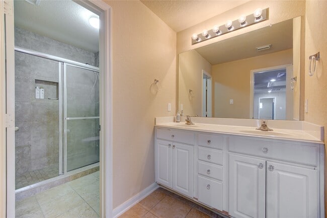 Building Photo - 1243 Glenwood Canyon Ln