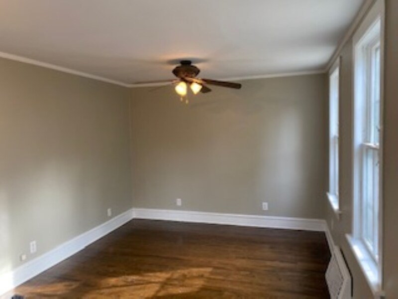 Building Photo - 310 W Scott St