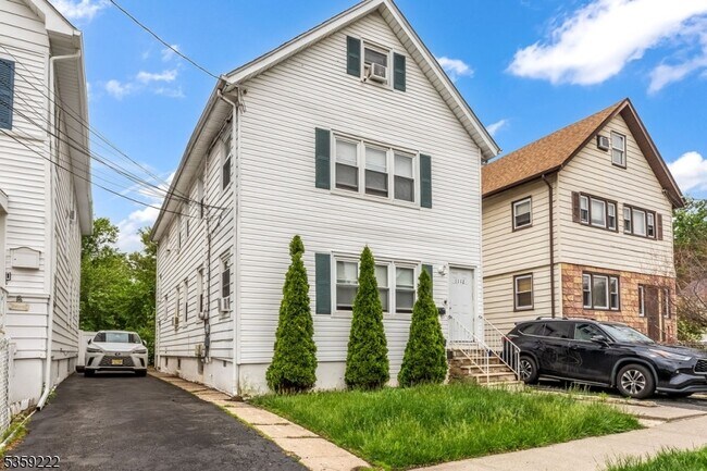 Building Photo - 1112 Thompson Ave