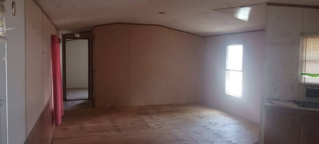 Building Photo - 200 N Pine St