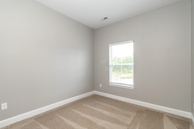 Building Photo - 4839 Lake Ln