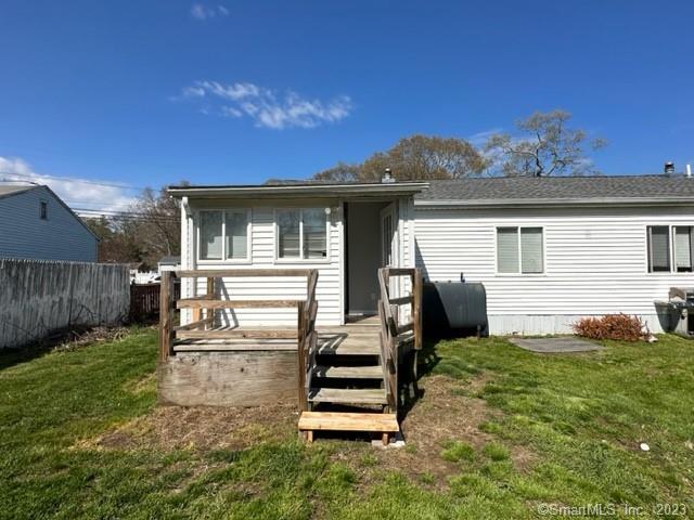 Building Photo - 8 Midway Oval