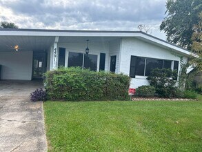 Building Photo - Gorgeous Lake Charles House