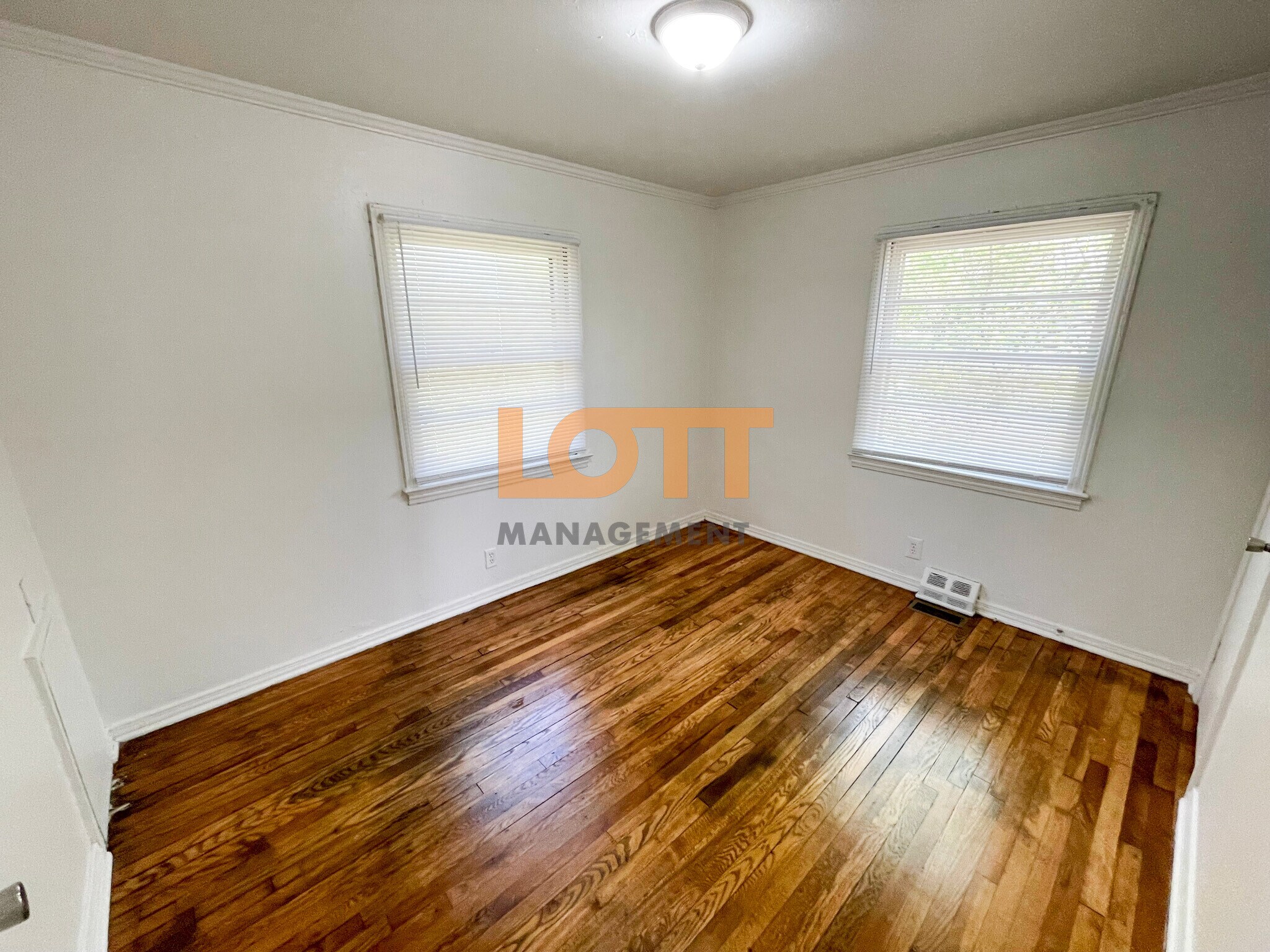 Building Photo - 117 Mayo Dr