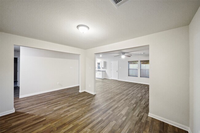 Building Photo - 15536 Briar Forest Dr