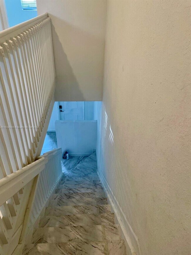 Building Photo - 3 bedroom in North Miami Beach FL 33179