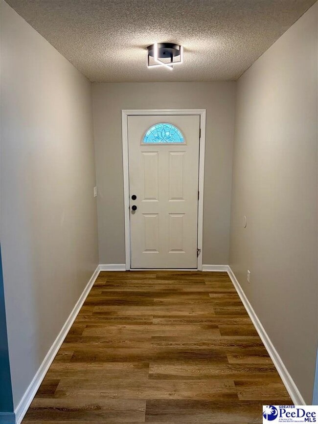 Building Photo - 1052 Wellington Dr