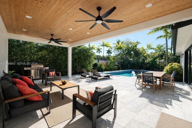 Building Photo - 3540 NE 28th Ave