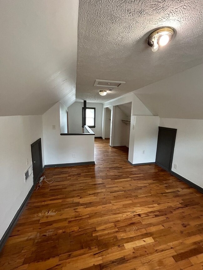 Building Photo - 3335 P St